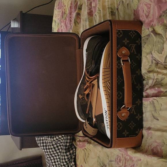 Louis vuitton off white air jordan 1 size us9.5 - Picture 2 of 6